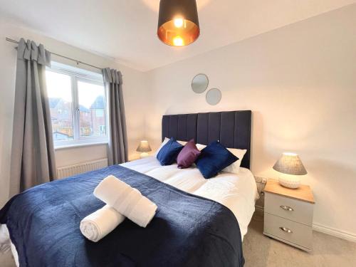 Oakengates Apartment | Genesis 3 bedroom Home Telford- sleeps up to 5