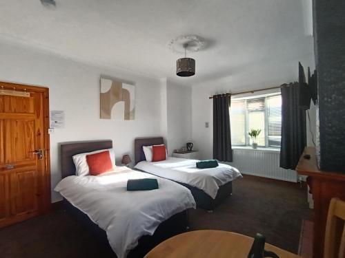 Darlington House | Geneva Cottage - close to Darlington train station