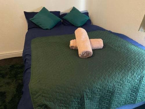 Latchford Apartment | genitori genitoque comfy zon