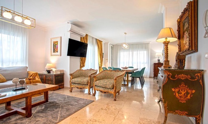 Figares Apartment | Genteel Home Martinez Campos
