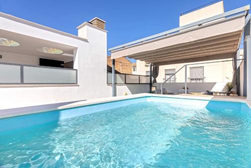 Camino de Ronda Apartment | Genteel Home Velazquez Granada