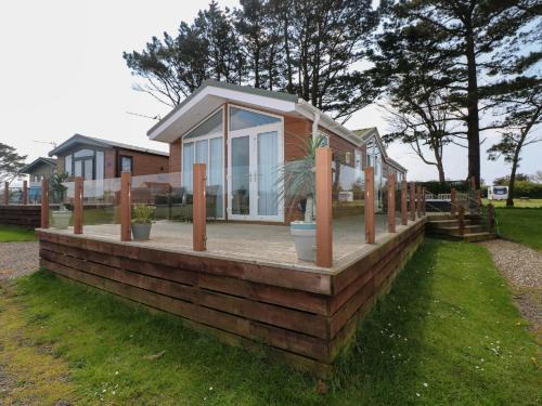 Hasguard Cross House | Gentle Tide