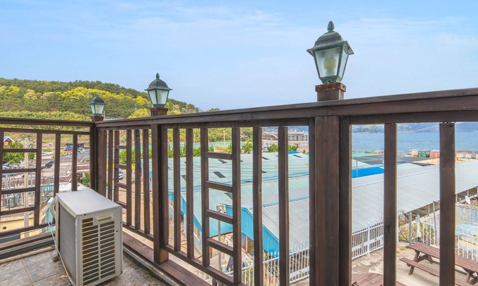 Irun-myeon House | Geoje Evergreen&pinetree Pension