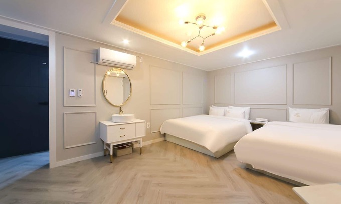 Somun Hotel | Geojedo Gohyeon Pool