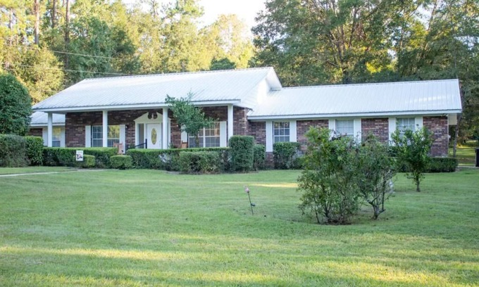 Gainesville House | George's Country Retreat
