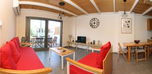 Keramoti Apartment | George's Luxury Loft