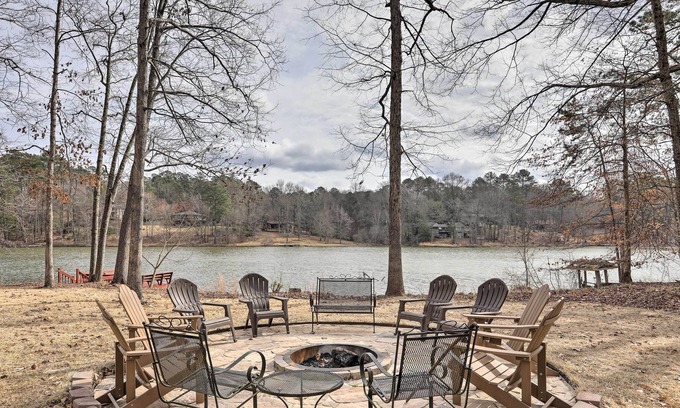 Conyers House | Georgia Lakefront Getaway: Dock, Fire Pit!
