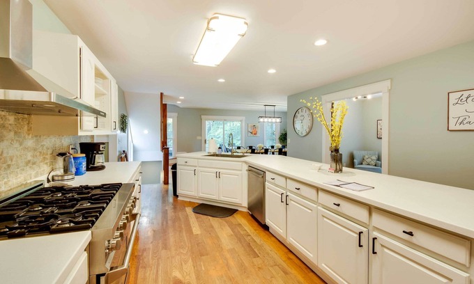 Dahlonega House | Georgia Vacation Rental w/ Covered Deck & Patio