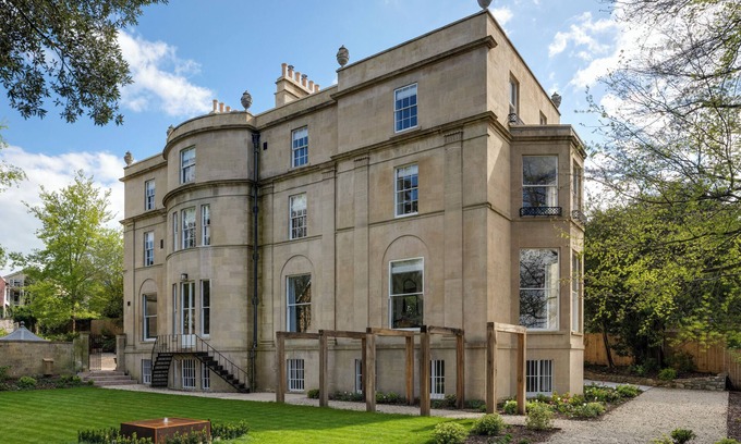 Bath House | Georgian manor house, 5 minutes to Bath city centre, complimentary breakfast