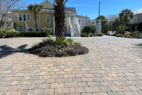 Savannah Beach Hotel | Georgianne Suite Five