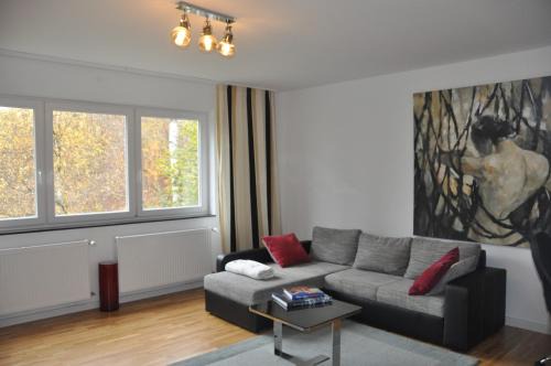Marburg Apartment | Geräumige 2-Z WOHNUNG im GRÜNEN, GARTEN, TERRASSE, RUHIG, NATUR, PHANTASTISCHER BLICK!