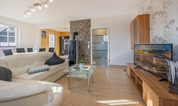 Kachlin House | Geräumige Ferienhaus in Ländlicher Idylle, mit Stellplatz, Terrasse, Wlan