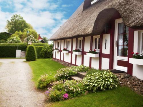 Wohlenberg Apartment | Geräumige Ferienwohnung mit Terrasse in Klütz