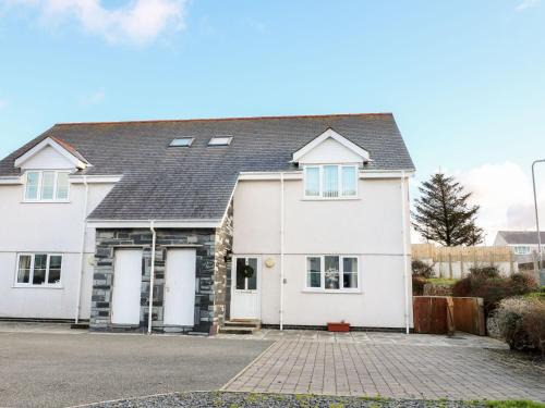 Rhosneigr Apartment | Ger Y Lli