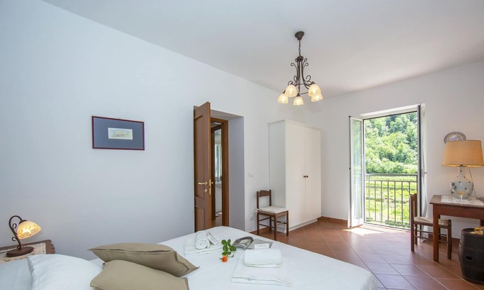 Borgo Apartment | Geraneo among vineyard, Ranzo, Italy