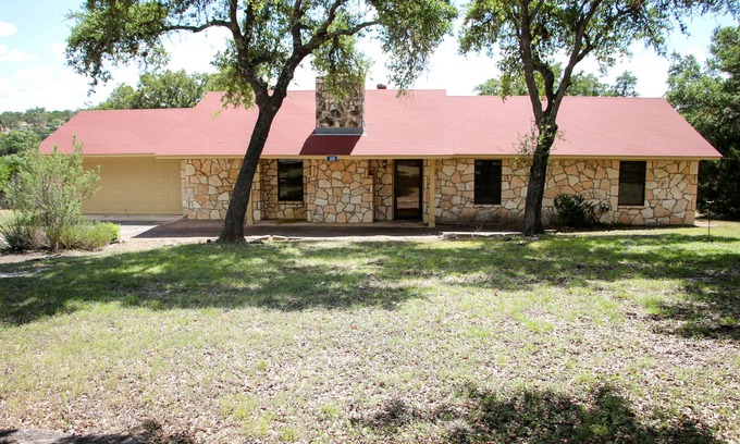 Hunt House | Get away at Mo-Ranch!
