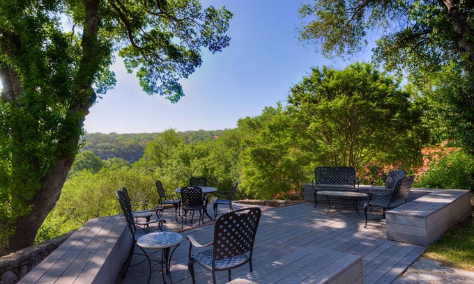 Hunt House | Get away at Mo-Ranch!
