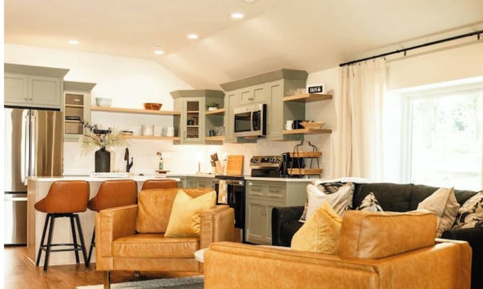 St. James House | Get Cozy in the Country - The Cottage on Luca Hill
