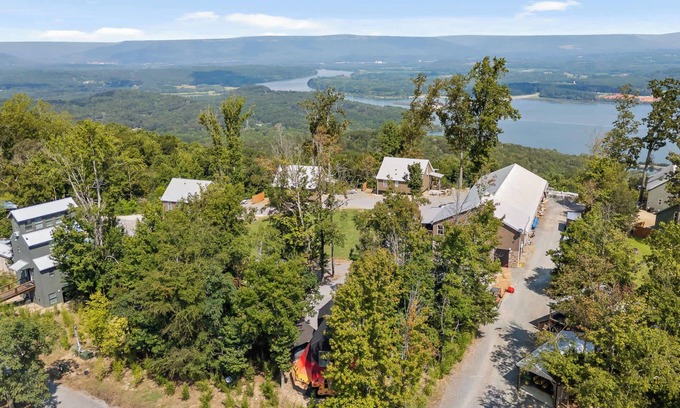 Bryant Cabin | Get InTents indoor pool, hot tub, & more!