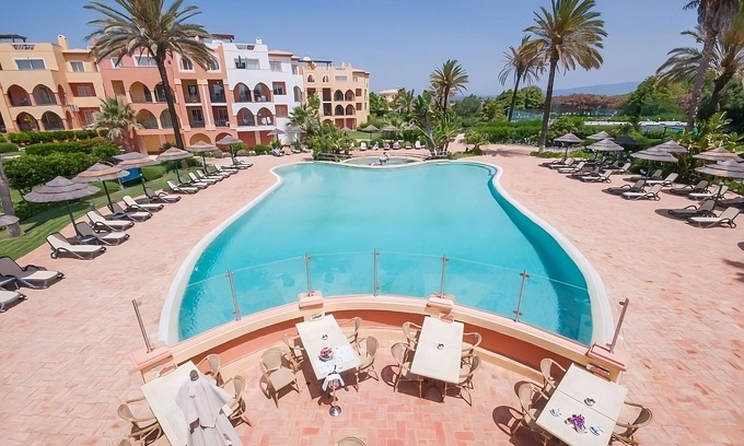 Meia Praia Hotel | Get Ready for Blissful Getaway! Full Kitchen, 2 Outdoor Pools, Free Parking!