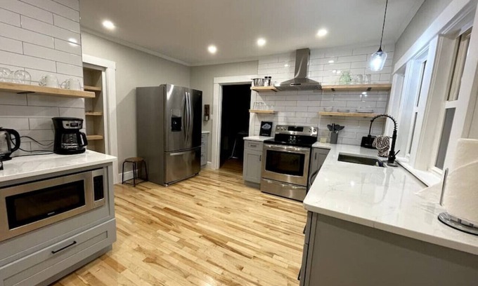 Gorham Apartment | Getaway minutes from the trails