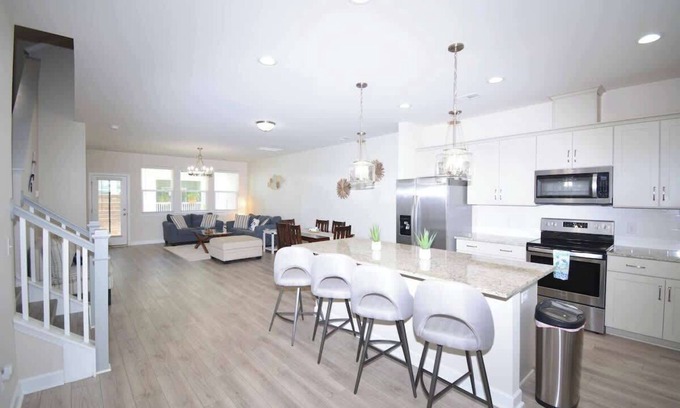 Johns Island House | Getaway on McLernon - Top Notch Mid Term Stay