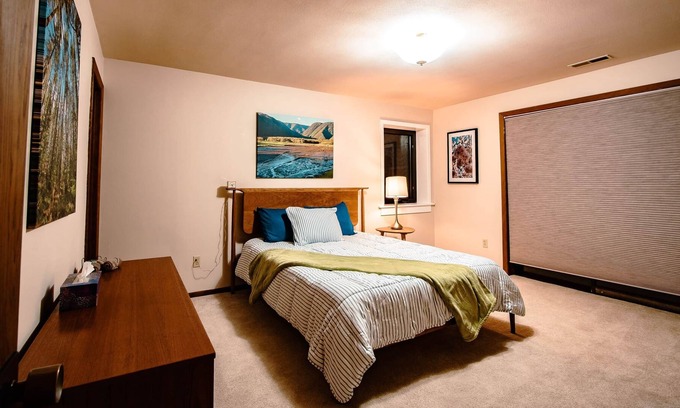 Corvallis House | Getaway Retreat- Beautiful Studio near Hiking Trails