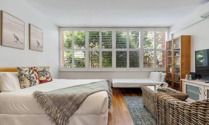 Neutral Bay Apartment | Getawayz NSW - Bay Court I -Spacious Waterside Studio next to Hayes Beach, Cafes & Ferry!