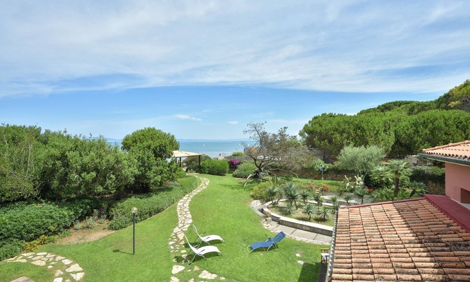 Santa Liberata Villa | Giannella - Villa on the beach - Wi-Fi - A/C - By LinkHouses