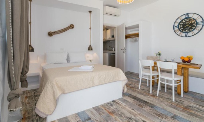 Adamas Hotel | Giannoulis Hotel