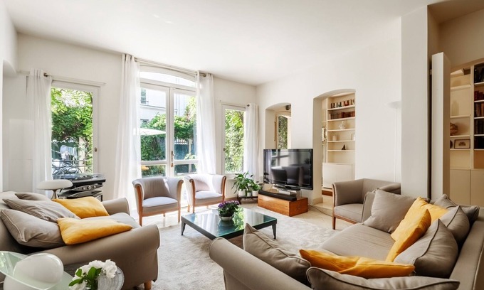 Butte-aux-Cailles Apartment | Gilded Garden Splendour, by Veeve