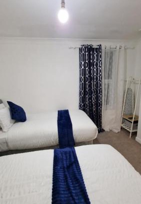 Gillingham House | Gillingham Home - Sleeps 4 - Comfort & Convenience