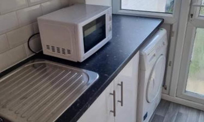 Gillingham House | Gillingham Retreat - Spacious 4 Bedroom House