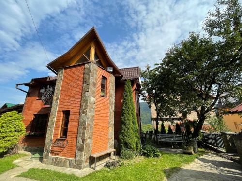 Yaremche House | Girske Povitria Cottage