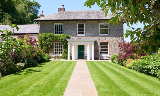 Totnes House | GITCOMBE HOUSE, family friendly, luxury holiday cottage in Cornworthy