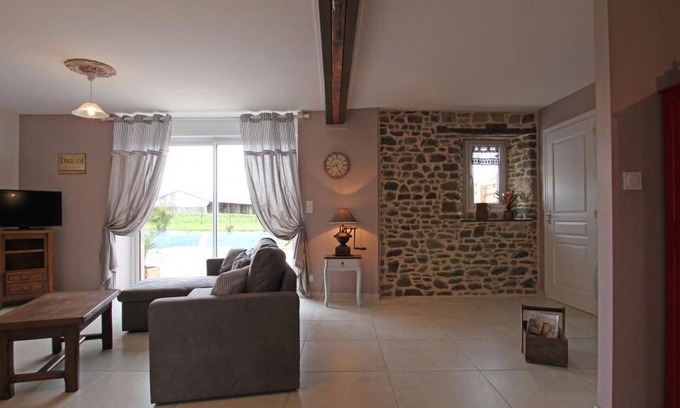 Bacilly Cottage | Gite Bacilly, 2 bedrooms, 4 persons