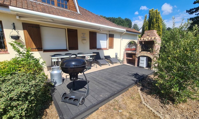 Etaples Apartment | Gite de 103 m² au Borde de mer Etaples le Touquet Billard Baby Foot Home Cinéma