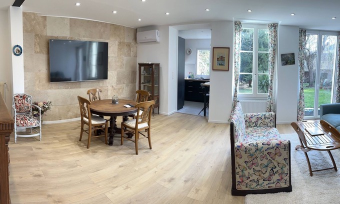 Poissy Apartment | Gite de Charme, Meublé, 2 pas Rer, 16 min de Paris
