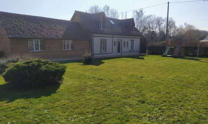 Neaufles-Auvergny Villa | Gite de la vallée, with indoor swimming pool