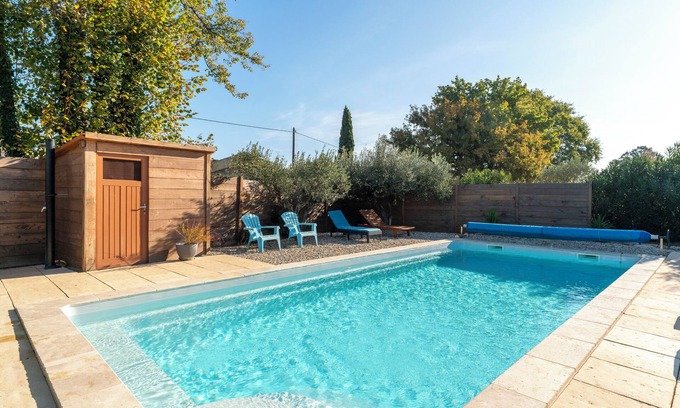 Vaison-la-Romaine Cottage | Gîte 'L'oustaou Du Clos' with Shared Pool, Wi-Fi and Air Conditioning