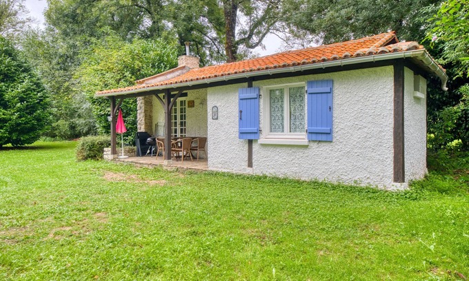 Varaignes House | Gîte La Cascade - Domaine l'Étang des Mirandes with Shared Pool