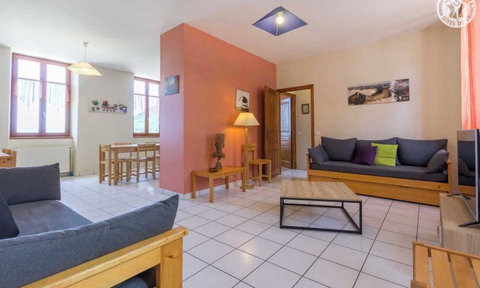 Thoiry House | Gite located 19km from Aillon le Jeune (family resort with 39km of slopes with the Margériaz) and 21