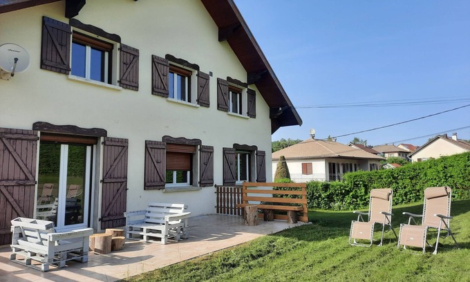 Foncine-le-Haut Apartment | GITE PERCE NEIGE HAUT JURA CALM AND WARM.