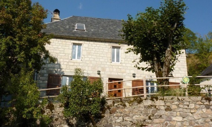 Saint-Jacques-des-Blats Cottage | Gite Saint-Jacques-des-Blats, 3 bedrooms, 6 persons