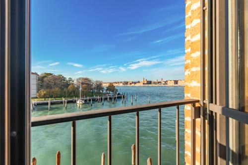 Molina Apartment | Giudecca Elegant APT with Stunning Lagoon View!