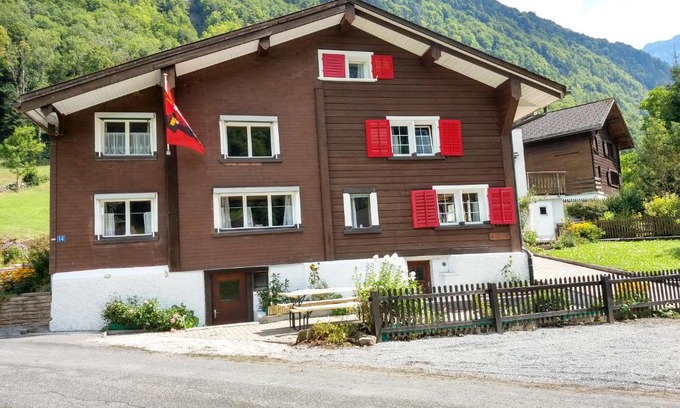 Engi House | Glärnisch Blick