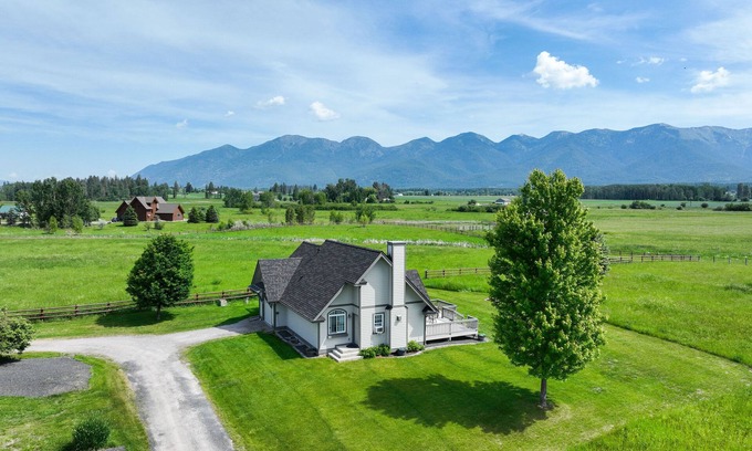 Kalispell House | glacier getaway, family/pet friendly. Charming, peaceful home on 10 acers.