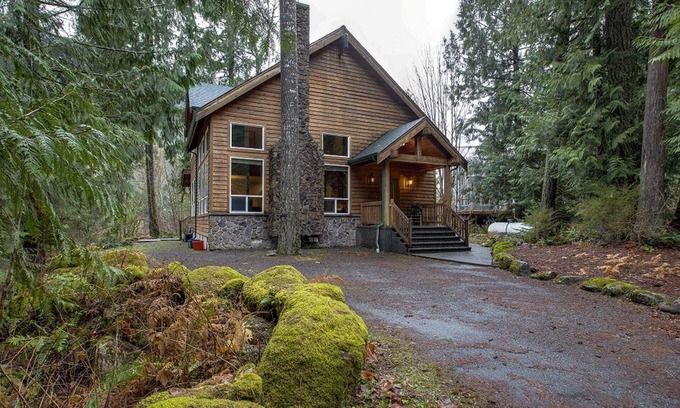 Warnick Cabin | Glacier Springs Cabin #20 - Elegant Country Home
