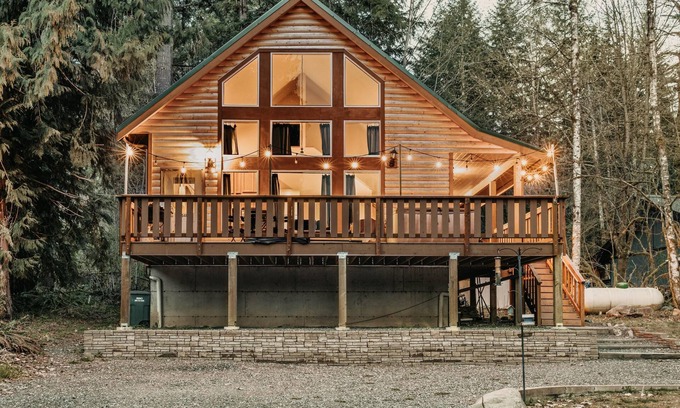 Warnick Cabin | Glacier Springs Cabin #2 - WiFi - BBQ - Game Room