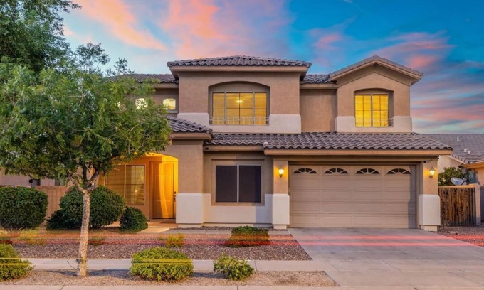 Rovey Farm Estates House | Glad 2 B in Glendale: 4 bedroom, heated pool and fenced yard in Rovey Farms